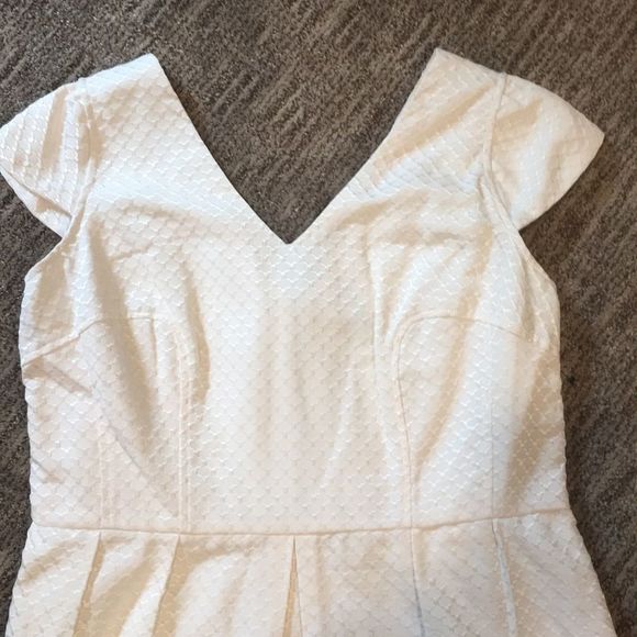 Worthington Cream Patterned Tulip Dress Sz 16 - Picture 4 of 10